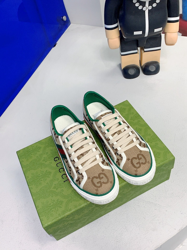 グッチ靴正面デザイン